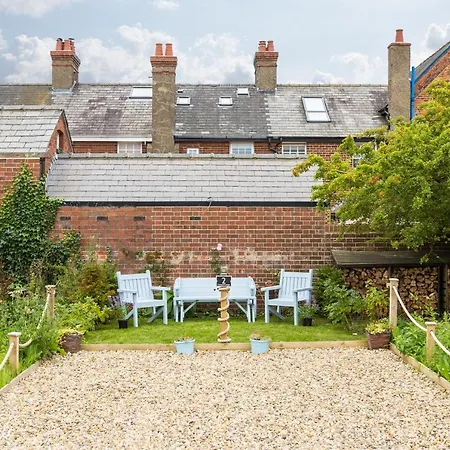 Coastguard's With A View * Robin Hood's Bay